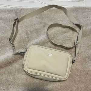 Like new lululemon camera bag